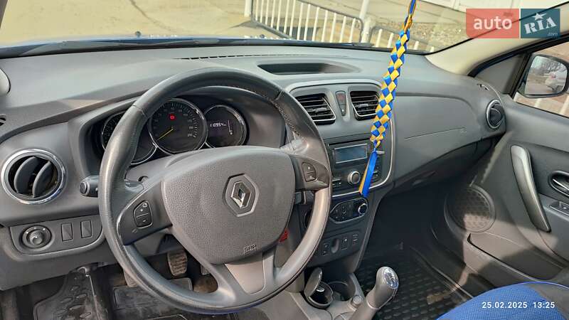 Хетчбек Renault Sandero 2015 в Дніпрі