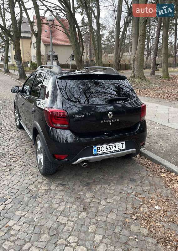 Хетчбек Renault Sandero 2017 в Львові