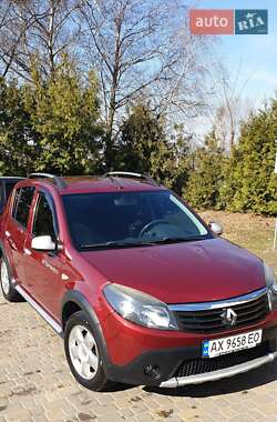 Позашляховик / Кросовер Renault Sandero 2012 в 