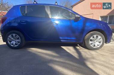 Хэтчбек Renault Sandero 2020 в 