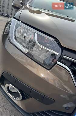 Хетчбек Renault Sandero 2021 в 