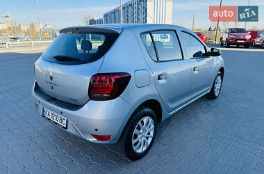 Хетчбек Renault Sandero 2020 в 
