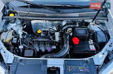 Хетчбек Renault Sandero 2020 в 