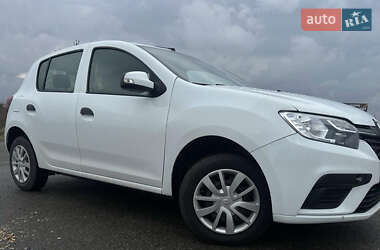 Хэтчбек Renault Sandero 2020 в 