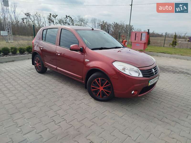 Хетчбек Renault Sandero 2012 в Києві