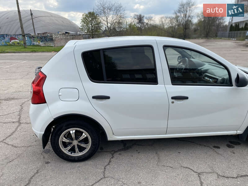Хэтчбек Renault Sandero 2012 в Запорожье