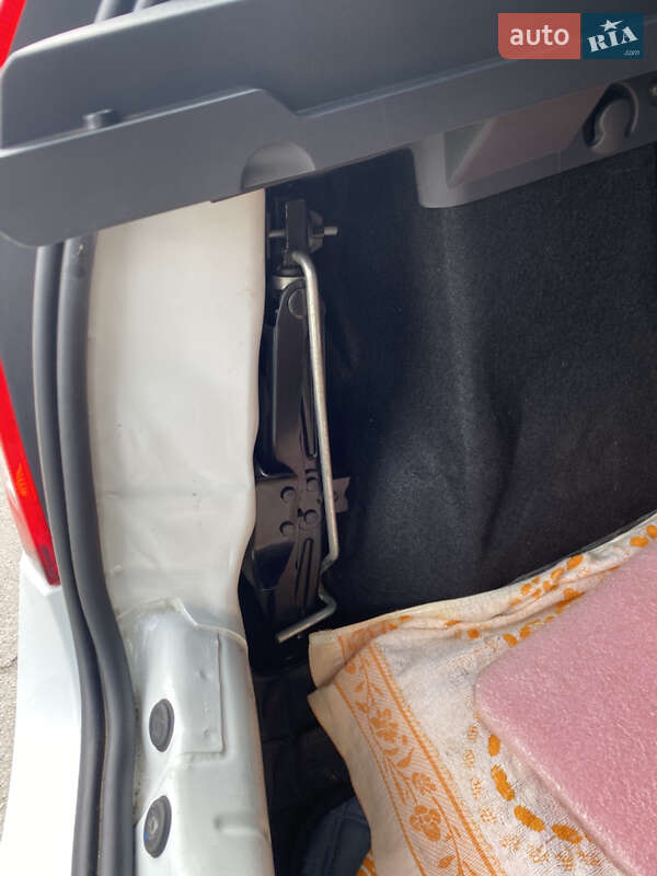 Хэтчбек Renault Sandero 2012 в Запорожье