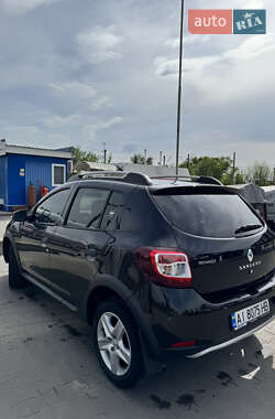 Хэтчбек Renault Sandero 2013 в 