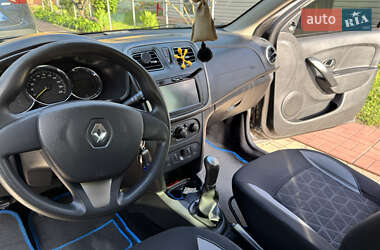 Хэтчбек Renault Sandero 2013 в 