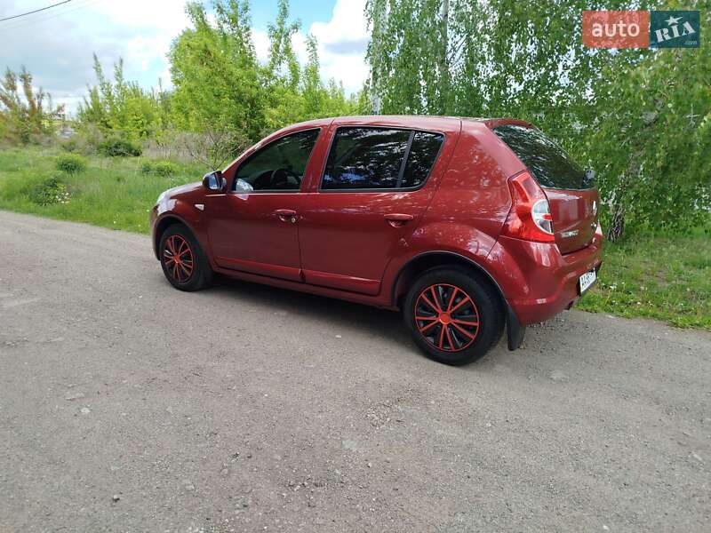 Хетчбек Renault Sandero 2012 в Києві