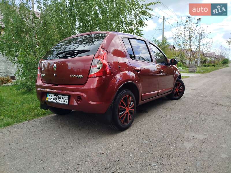 Хетчбек Renault Sandero 2012 в Києві