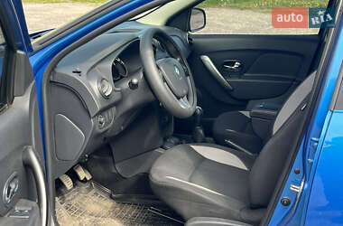 Хэтчбек Renault Sandero 2015 в 