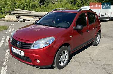 Хетчбек Renault Sandero 2010 в Луцьку