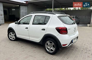 Хэтчбек Renault Sandero 2018 в 