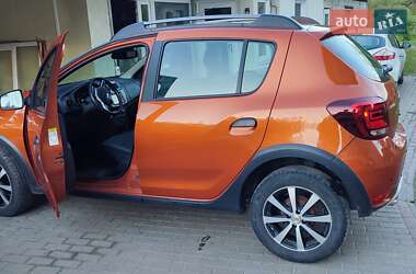 Хэтчбек Renault Sandero 2017 в 