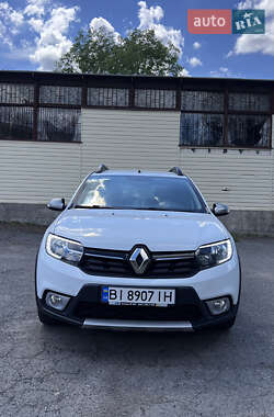 Хэтчбек Renault Sandero 2017 в 
