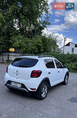Хэтчбек Renault Sandero 2017 в 