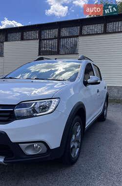 Хэтчбек Renault Sandero 2017 в 