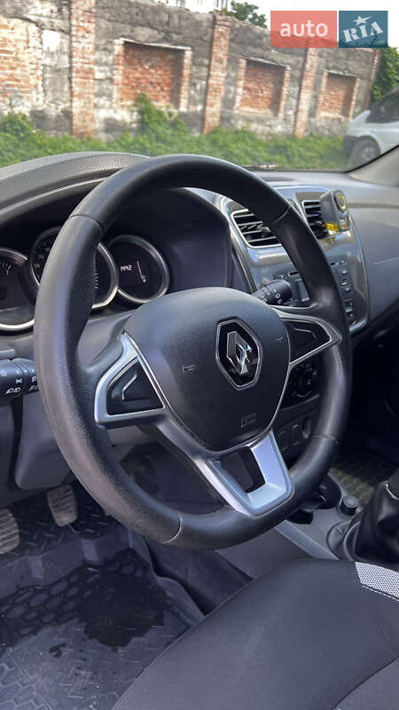 Хэтчбек Renault Sandero 2017 в Хороле