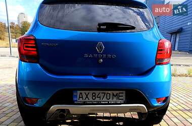 Хетчбек Renault Sandero 2017 в 