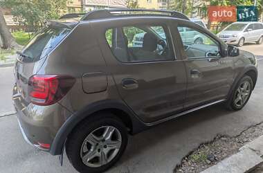 Хетчбек Renault Sandero 2018 в 