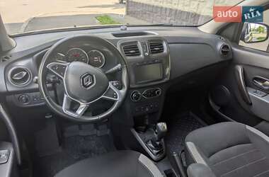 Хетчбек Renault Sandero 2018 в 