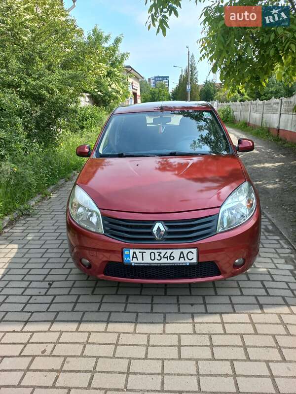 Renault Sandero 2011