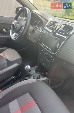 Хэтчбек Renault Sandero 2019 в 