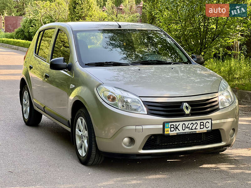 Renault Sandero 2012