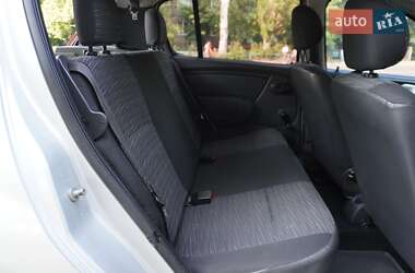 Хэтчбек Renault Sandero 2012 в 