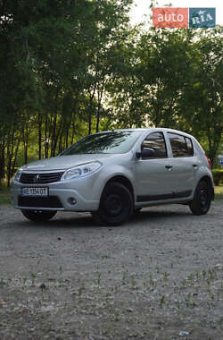 Хетчбек Renault Sandero 2012 в Дніпрі