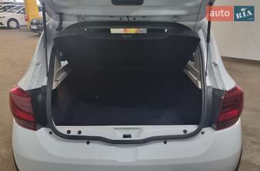 Хэтчбек Renault Sandero 2021 в 