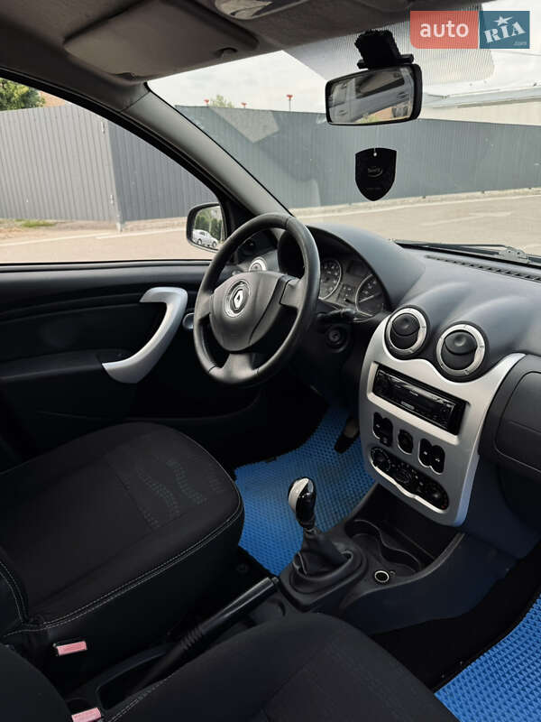 Renault Sandero 2012