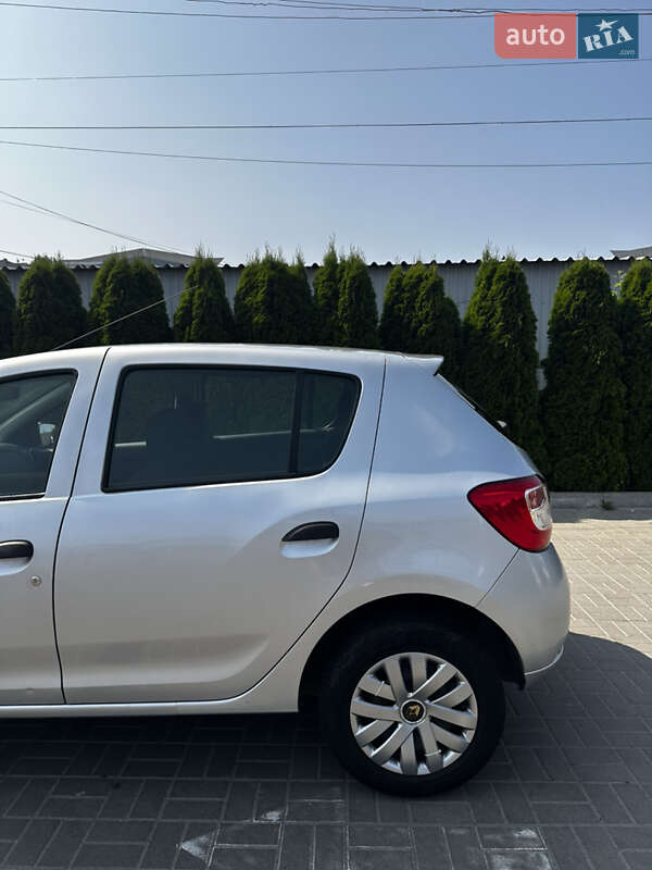 Хэтчбек Renault Sandero 2014 в Черкассах