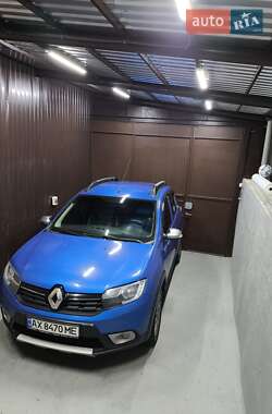 Хетчбек Renault Sandero 2017 в 