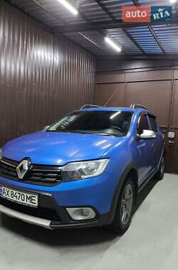 Хетчбек Renault Sandero 2017 в 