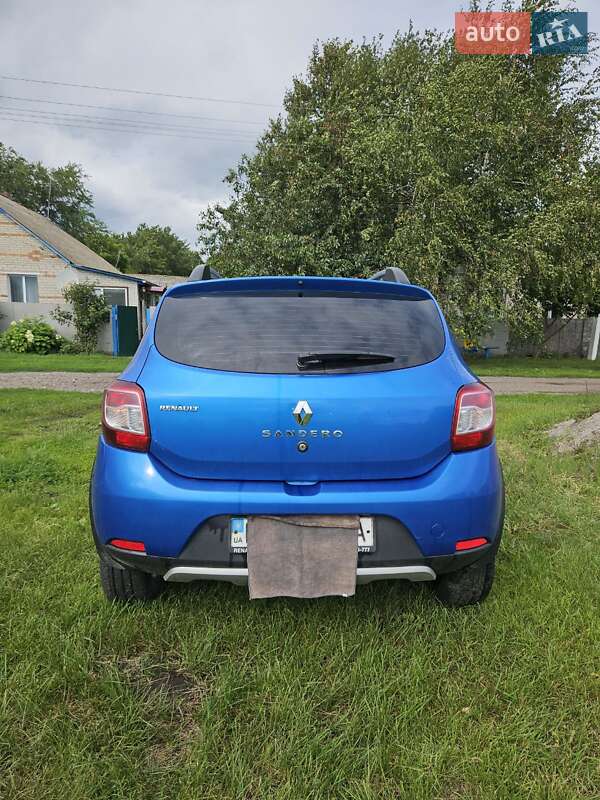 Хэтчбек Renault Sandero 2016 в Конотопе