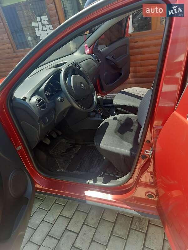 Хэтчбек Renault Sandero 2016 в Житомире