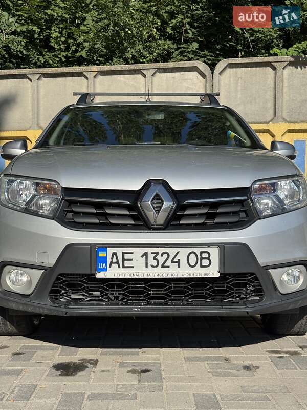 Хэтчбек Renault Sandero 2017 в Днепре