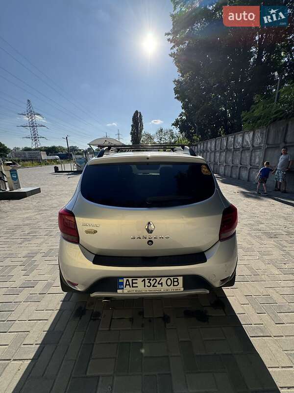 Хэтчбек Renault Sandero 2017 в Днепре