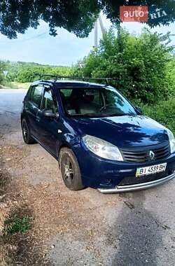 Хэтчбек Renault Sandero 2010 в Лубнах