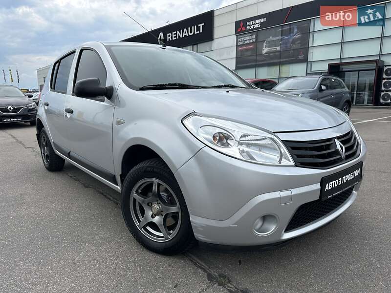 Renault Sandero 2010