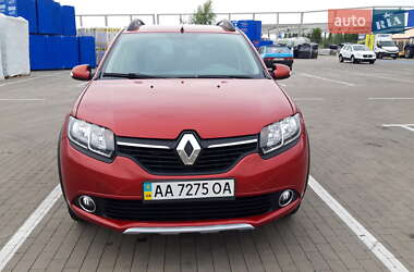 Хэтчбек Renault Sandero 2013 в 
