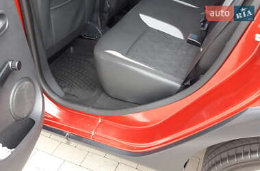 Хэтчбек Renault Sandero 2013 в 
