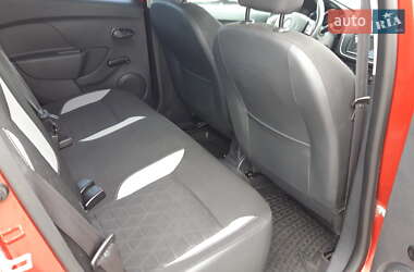 Хэтчбек Renault Sandero 2013 в 