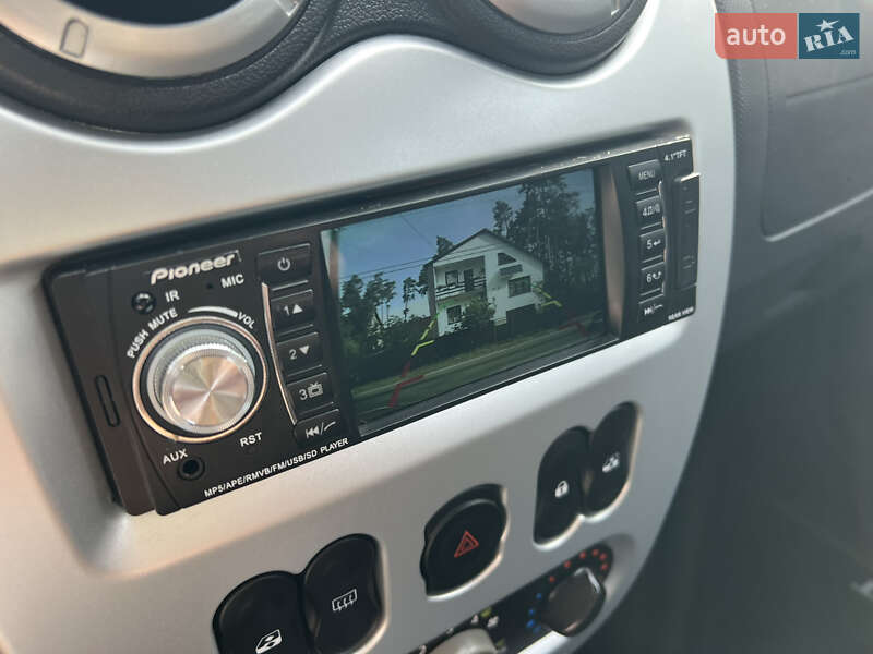 Хэтчбек Renault Sandero 2012 в Киеве