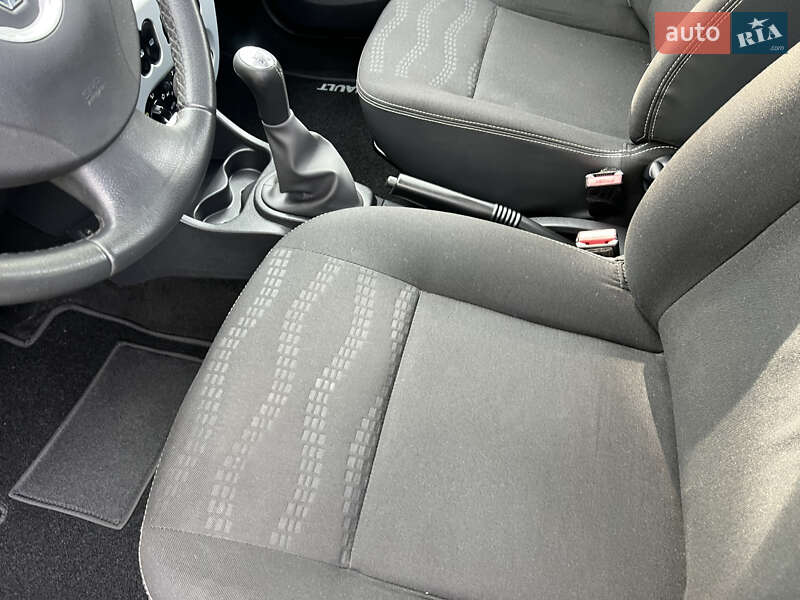 Хэтчбек Renault Sandero 2012 в Киеве