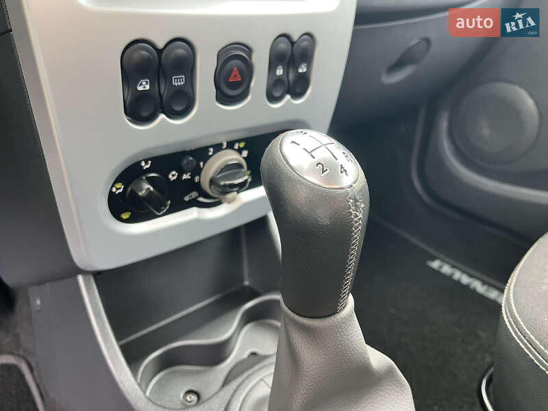 Хэтчбек Renault Sandero 2012 в Киеве