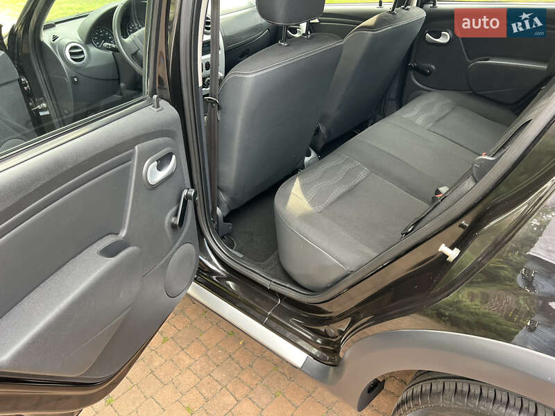 Хэтчбек Renault Sandero 2012 в Киеве