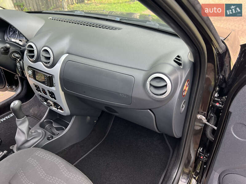 Хэтчбек Renault Sandero 2012 в Киеве